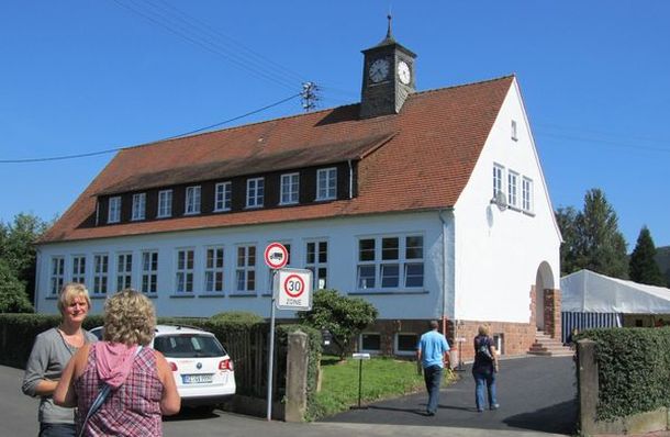 Alte Schule nach der Renovierung Alte Schule nach der Renovierung
