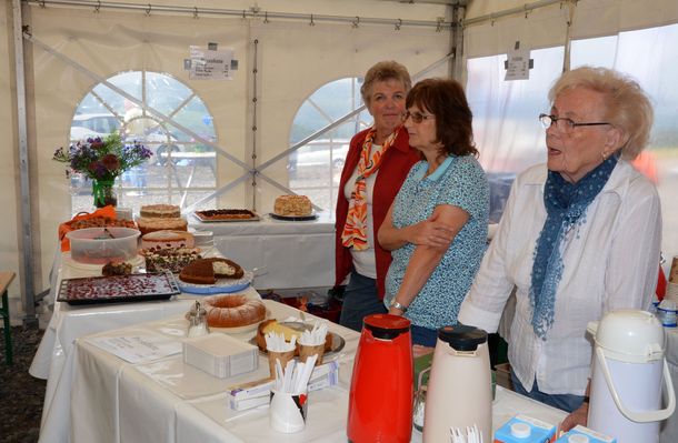 Leckeres Kuchenbuffet bei den Landfrauen Leckeres Kuchenbuffet bei den Landfrauen