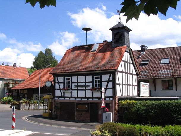 Altes Rathaus Neudorf (vor der Sanierung) Altes Rathaus Neudorf