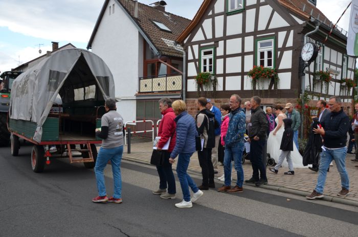 Einstieg in den Planwagen