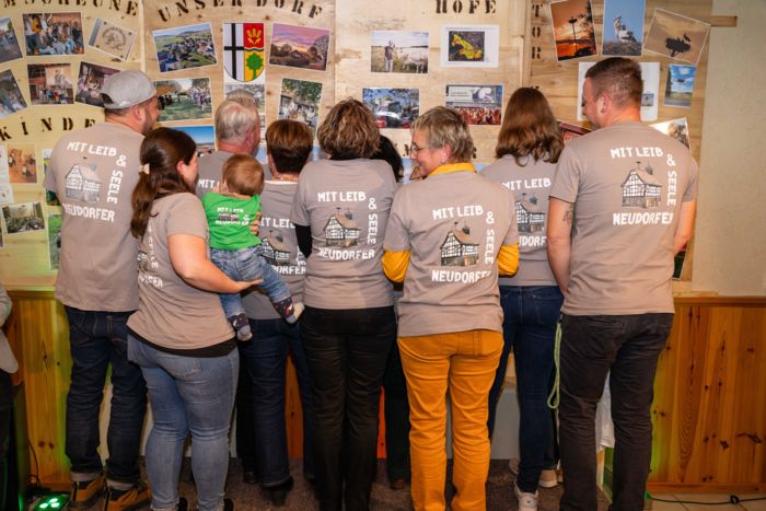 Team Neudorf von hinten