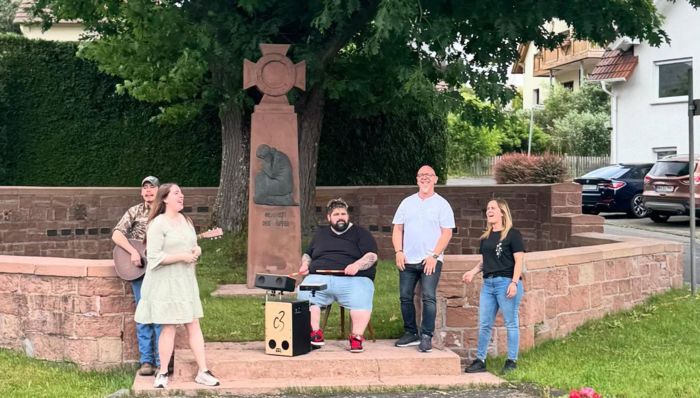 Live-Musik am Denkmal