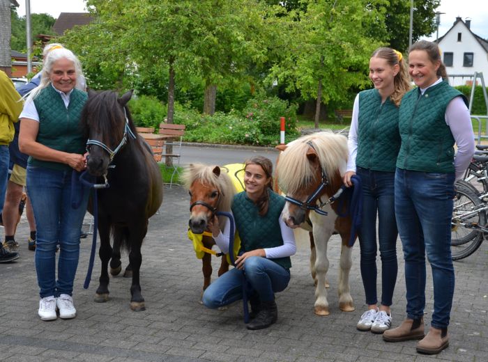 Gestüt Kinzighausen mit Ponys Gestüt Kinzighausen mit Ponys