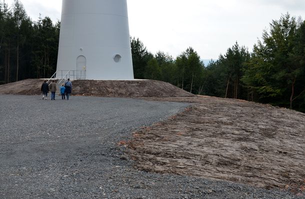 Außenanlage von WEA5 im August 2014 Außenanlage von WEA5 im August 2014