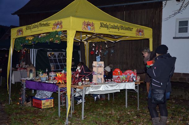 Nikolausfeier 2013 auf dem neuen Dorfplatz Nikolausfeier 2013 auf dem neuen Dorfplatz