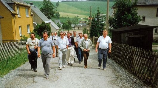 Erstes Treffen mit der Partnerwehr aus Neudorf im Erzgebirge 1990 Erstes Treffen mit der Partnerwehr aus Neudorf im Erzgebirge 1990