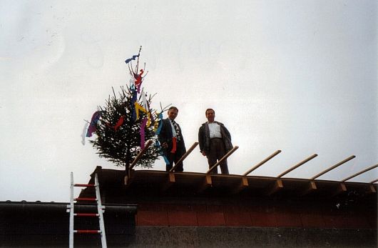 Zweiter Anbau neue Fahrzeugbox 1998 Zweiter Anbau neue Fahrzeugbox 1998