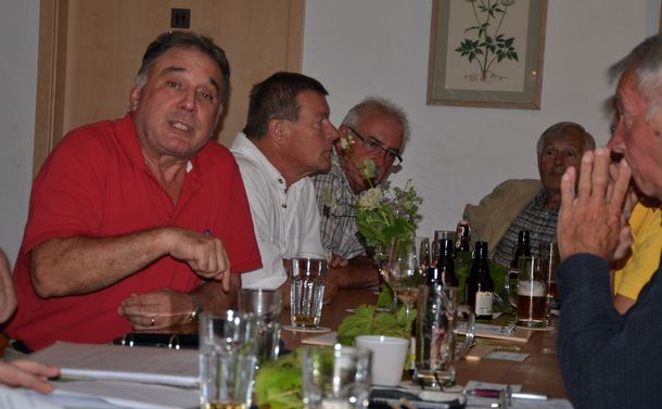Engagierte Diskussion zum Thema "Arbeitseinsatz" Engagierte Diskussion zum Thema "Arbeitseinsatz"