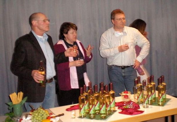 Weinfreunde mit dem Weinjahrgang 2009 Weinfreunde mit dem Weinjahrgang 2009